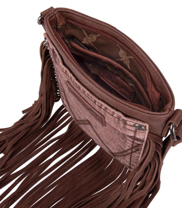 Wrangler West, this partial genuine leather crossbody