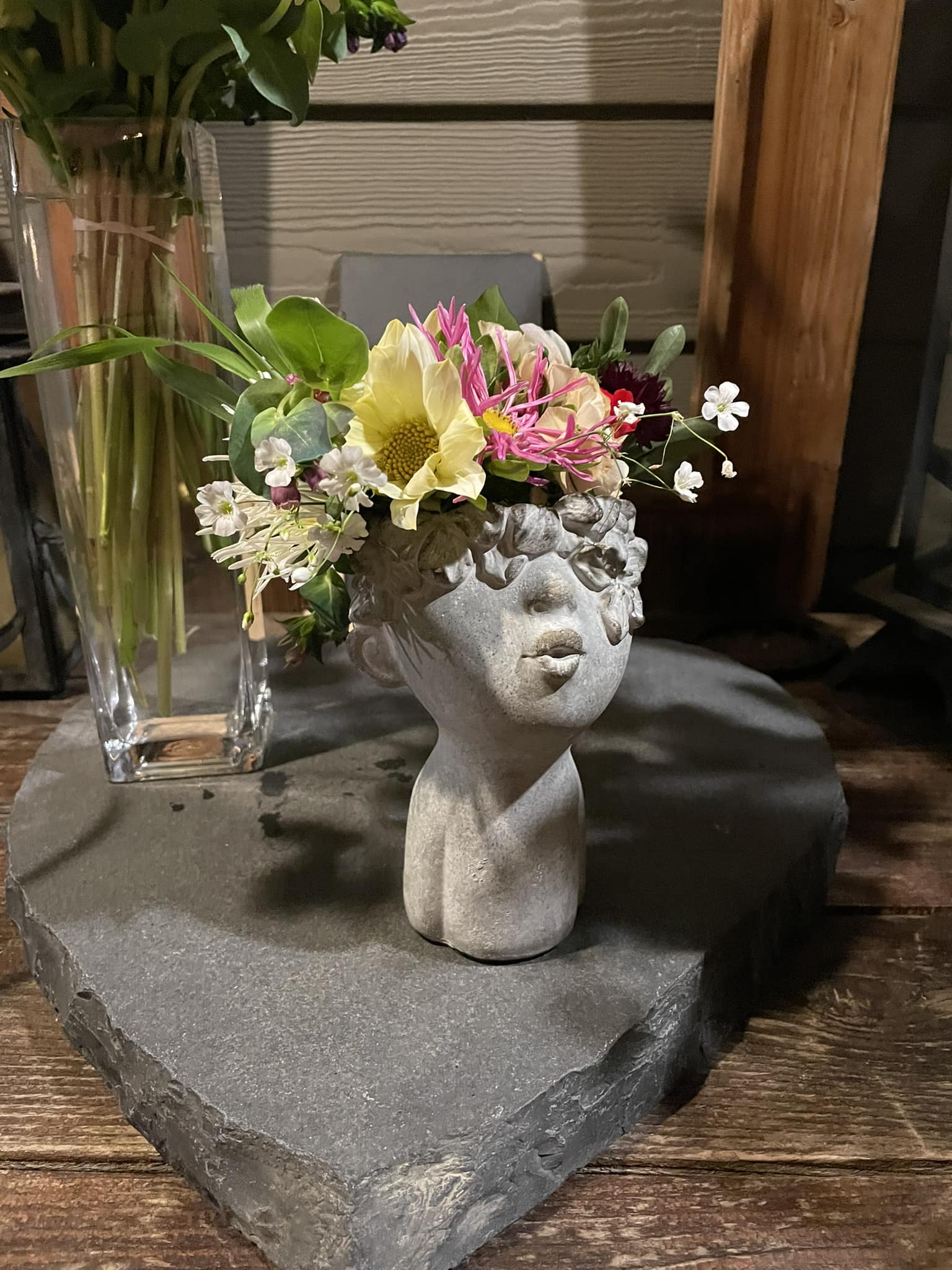 Kiss face small or large New With tags Great gift For all Garden Lovers Grad Wedding Kissing Vase