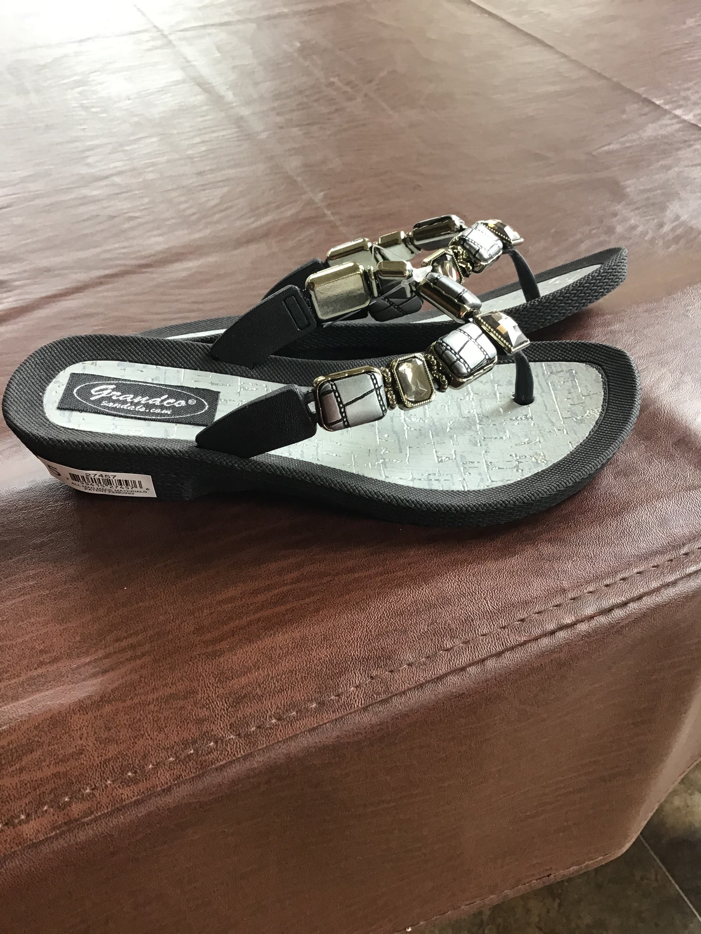Gorgeous bling sandals with wedge V-thong sandal Cayman black Sandals