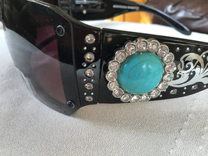Gorgeous bling Concho studded UV 400 Montana west sunglasses