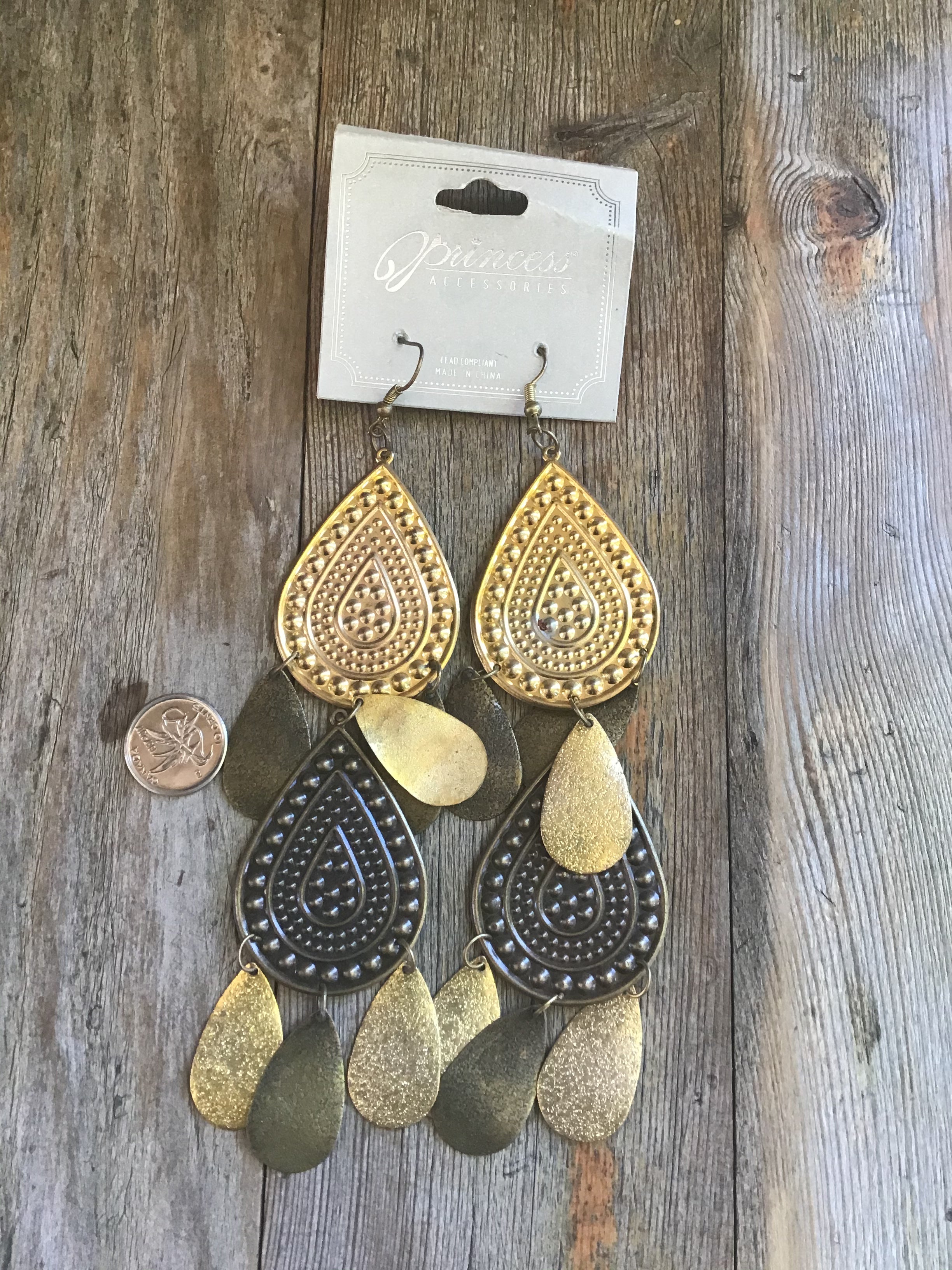 Mineral block, glycerine gold colours to offer  Western bohemian dangling earrings very light