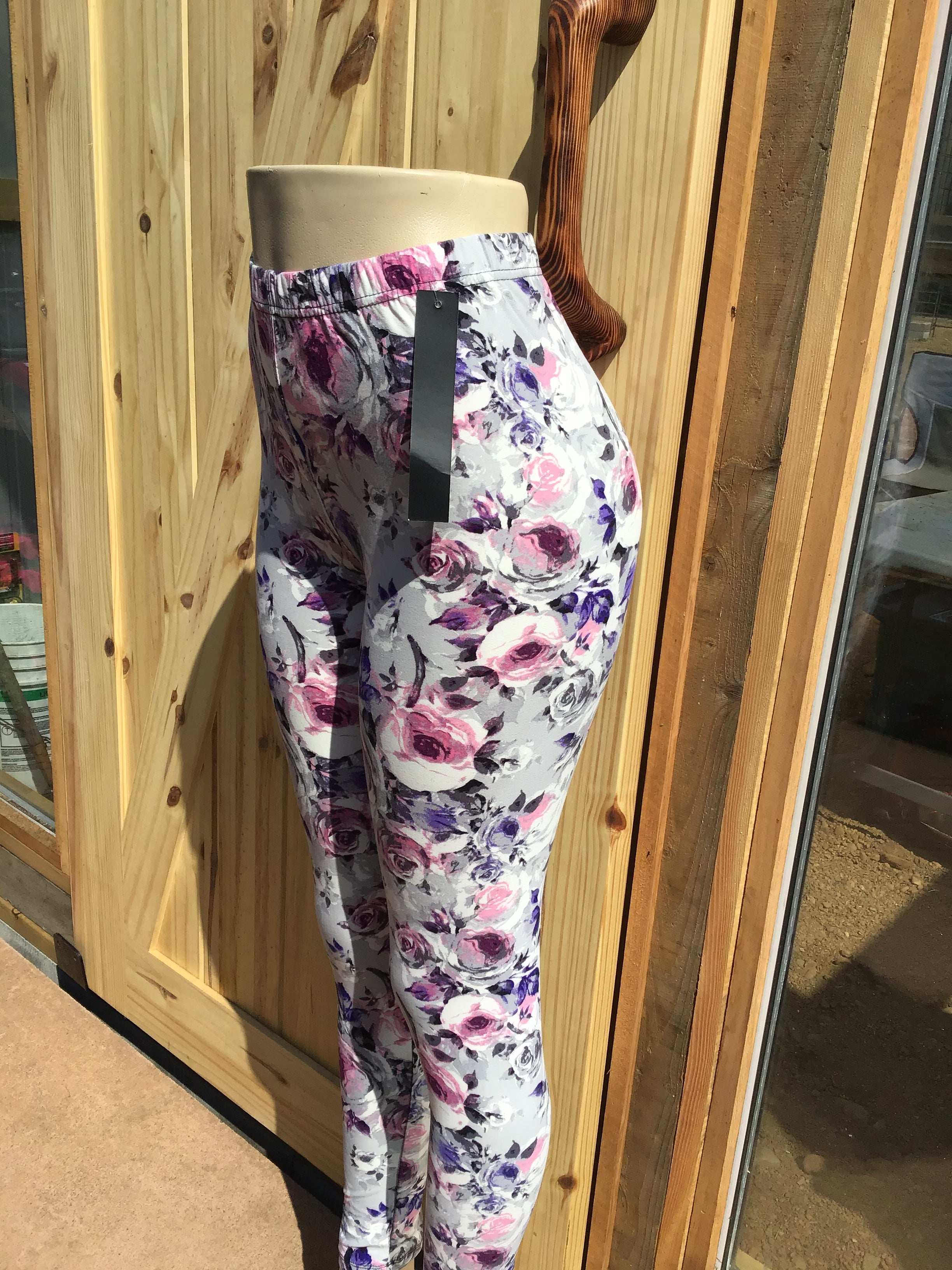 Womens best leggings BUTTERY SOFT LEGGINGS One Size soft paisley flower Print