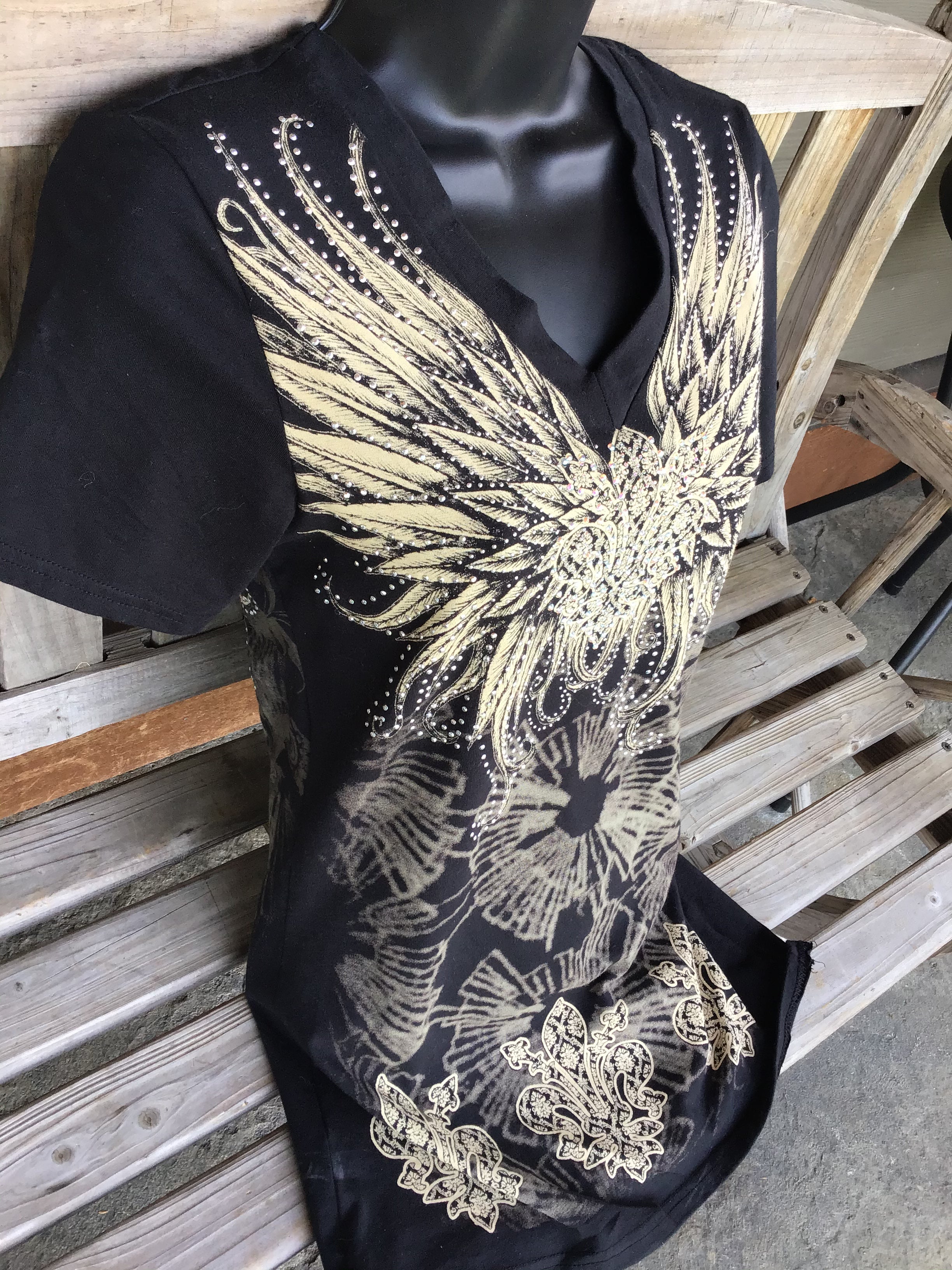 Woman’s gorgeous tattoo wings rhinestone short sleeve V-neck top open back