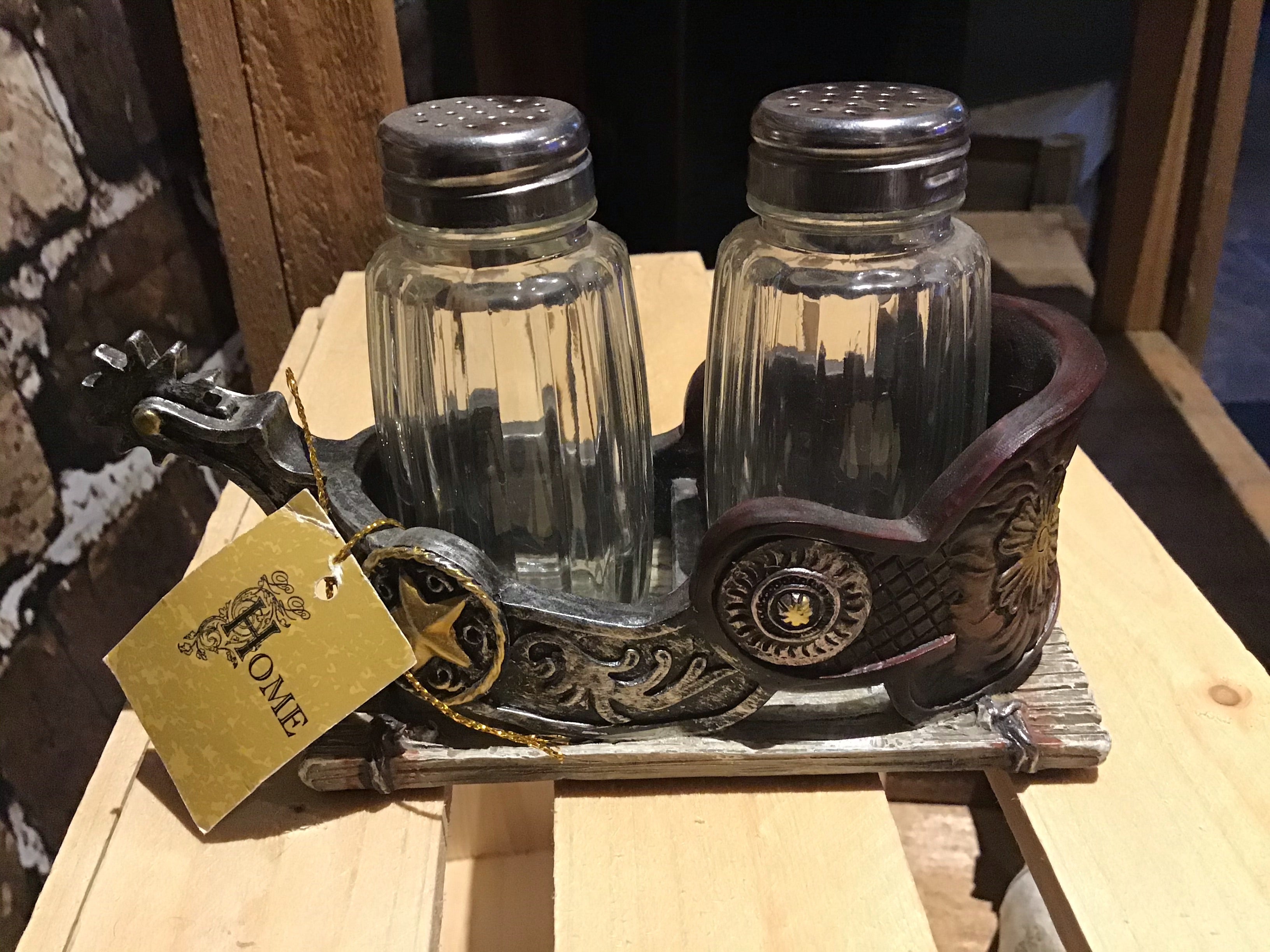 Western spur Salt & Pepper Shaker