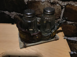 Western spur Salt & Pepper Shaker